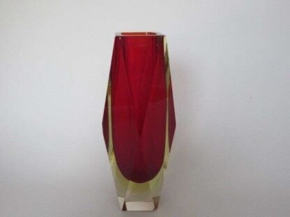 Geometric red and golden amber murano italy sommerso symmetric art glass vase - Image 3