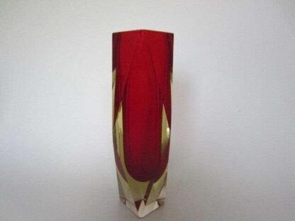 Geometric red and golden amber murano italy sommerso symmetric art glass vase - Image 2