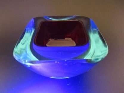 Thick red in blue art glass square murano poli seguso era geode bowl UV glow - Image 2