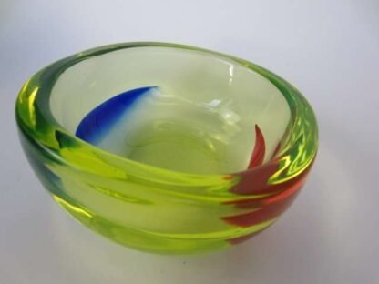 Murano sommerso, geode art glass bowl blue and red glows yellow - Image 4