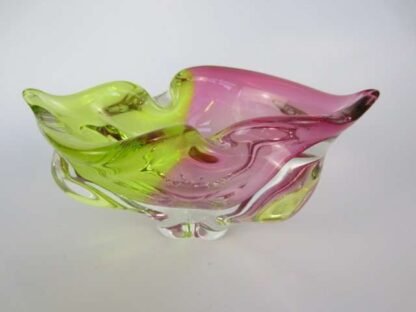 Heavy mid century green pink colourful twisted Czech sommerso rib glass bowl 60s - Image 4