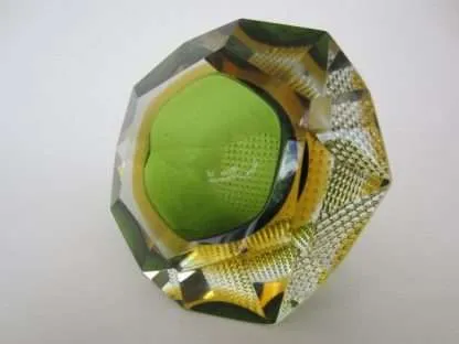 Murano sommerso green and amber mandruzzato 6 facet cut geometric art glass bowl - Image 2