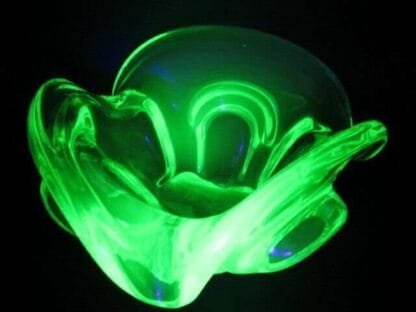 Vibrant Murano art glass fluorescent freeform bowl lime, green & pink c50/60s UV - Image 8