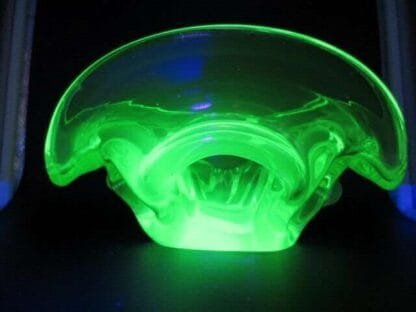 Vibrant Murano art glass fluorescent freeform bowl lime, green & pink c50/60s UV - Image 9