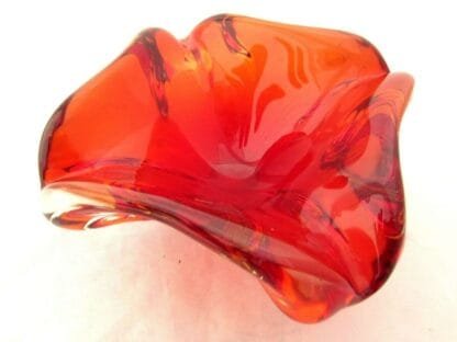 Fire engine red czech sommerso art glass bowl candy dish Skrdlovice Beranek 60s - Image 3