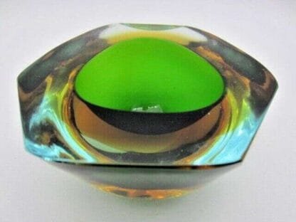 Beautiful abstract (60s) green amber aqua blue Sommerso triangular glass bowl - Image 4