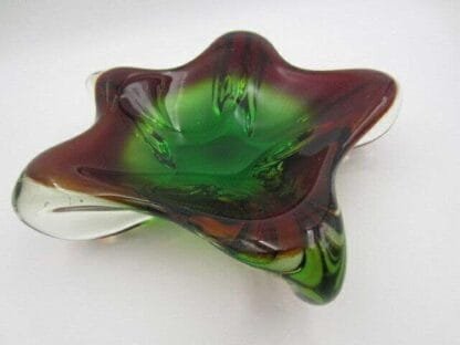 Star shape sommerso art glass bowl red green in thick heavy glass - Image 3